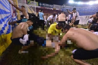 Avalancha humana durante partido de fútbol deja 12 muertos y centenares de heridos