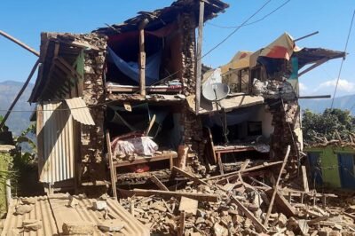 Casas dañadas yacen en ruinas tras un terremoto en el pueblo de Pipaldanda, en el distrito de Jajarkot, el 4 de noviembre de 2023