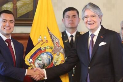 Daniel Noboa saluda a Guillermo Lasso durante una reunión en el Palacio de Carondelet el 17 de octubre. ( Flickr Presidencia )