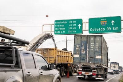 El Gobierno Provincial de Los Ríos se comprometió a rehabilitar la infraestructura vial existente.