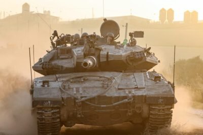 Vista frontal de un tanque militar de Israel, en el límite de la Franja de Gaza, el 4 de diciembre de 2023. - Foto: AFP