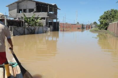 Inundaciones en el sector Playas, provincia de Guayas.